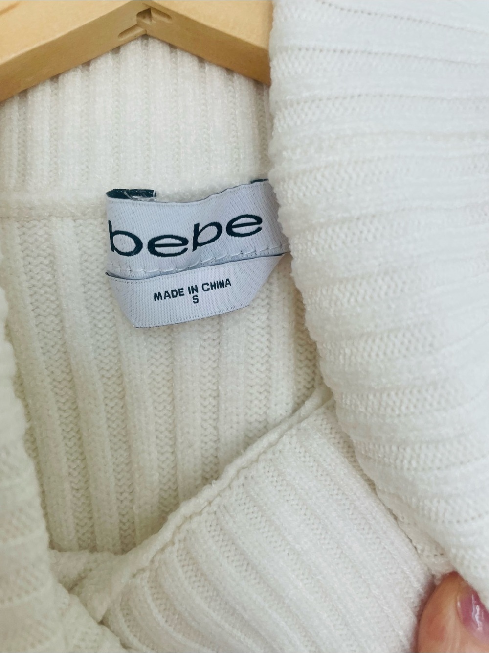 bebe Ivory Cable Knit Turtleneck Sleeveless Midi Sweater Dress Size S - Picture 4 of 7